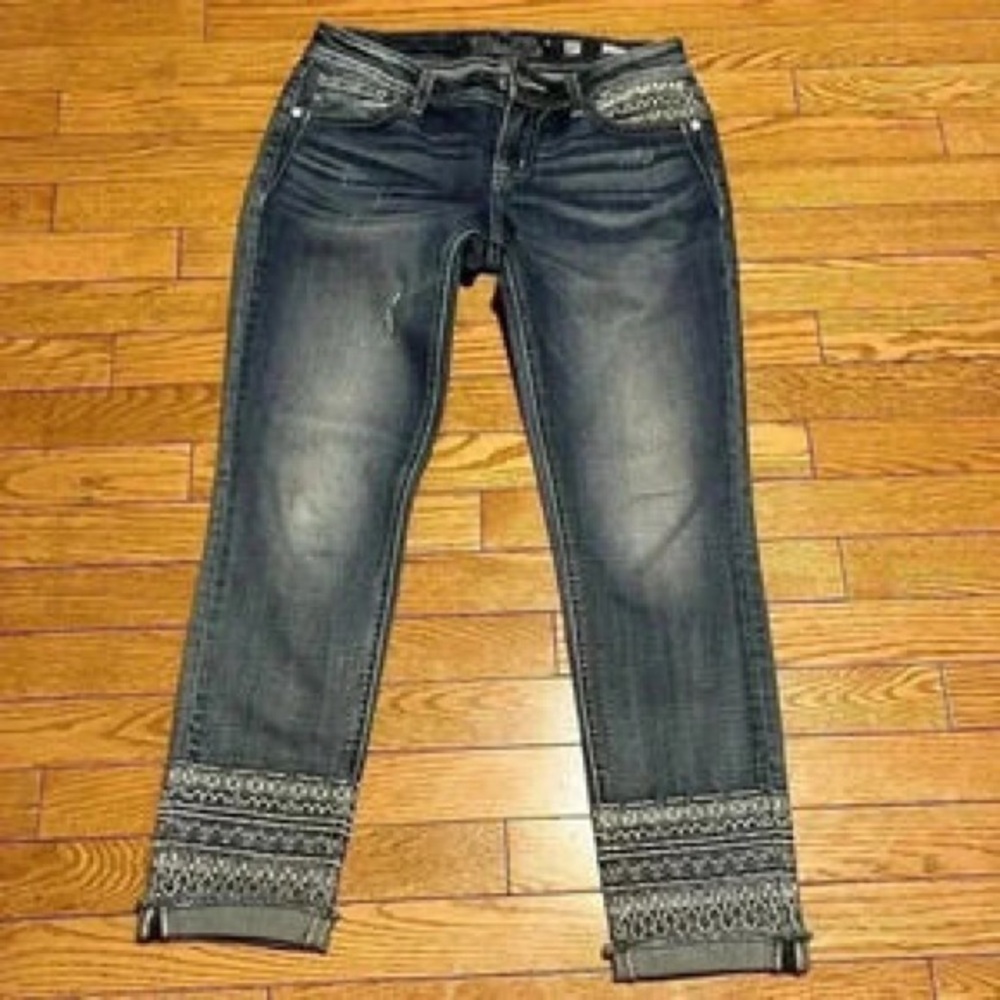 Women’s Dark Wash Embroidered Cuff Jeans